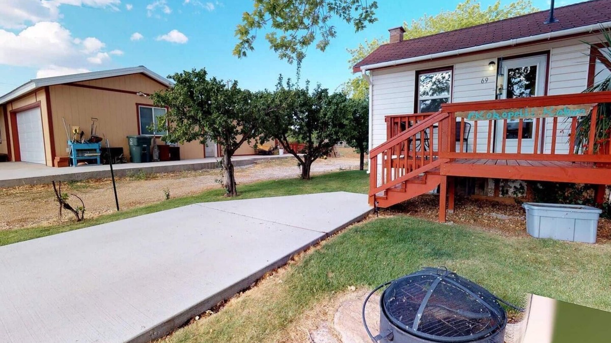 Blanding Cottage | Hot Tub, Kokopelli Kabyn, Cute and Cozy!