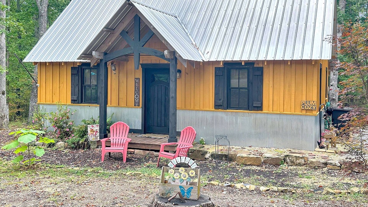 Rising Fawn Cabin | Hot Tub-Large Screened Porch,Fire Pit &Grill Area