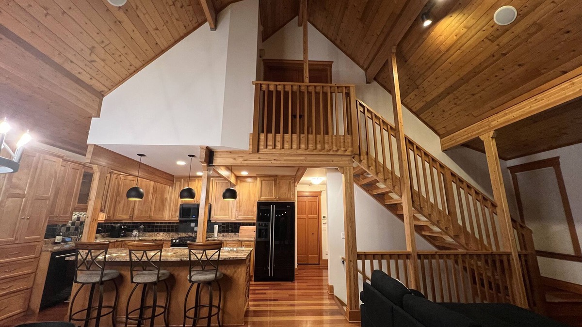 Brainerd House | HOT TUB Luxury Cabin on Mississippi River, Dock, Pool Table, Fishing, Fire Pits