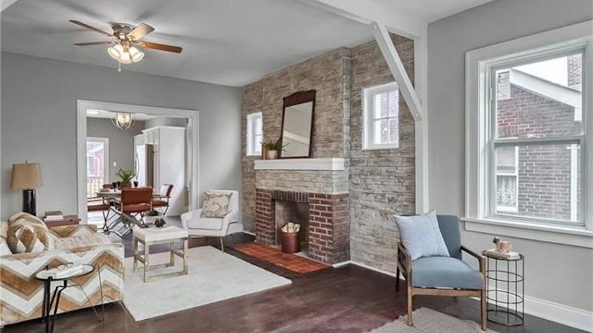 Tower Grove South House | ☆ Hot Tub ☆ New Renovated ☆ Massage Shower ☆Yard☆