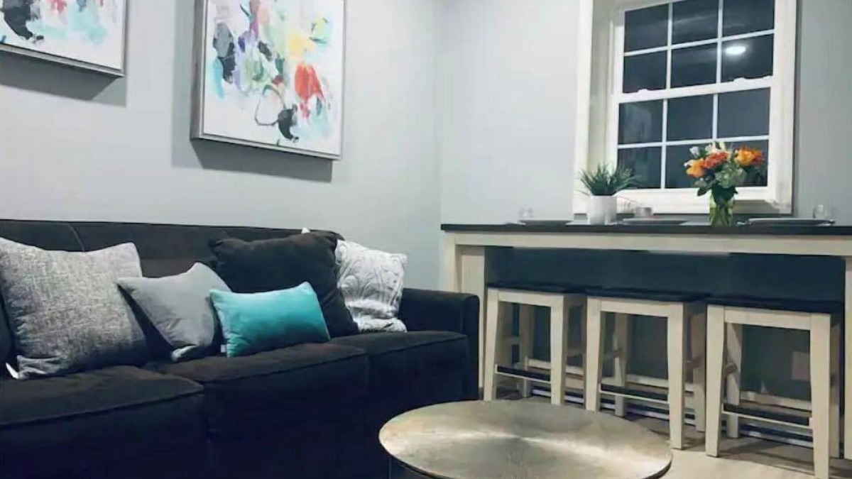 Halfmoon Apartment | HOT TUB & New Stylish Saratoga County Efficiency