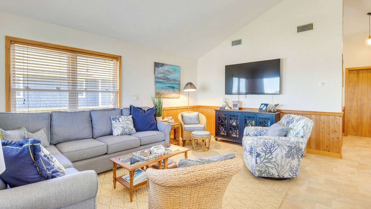 Sea Retreat House | Hot Tub & Ocean Views: Kitty Hawk Haven!