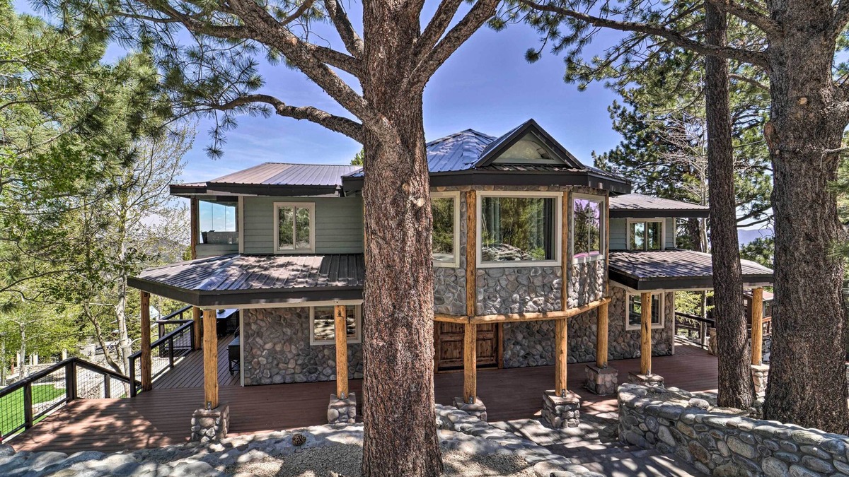 Reno House | Hot Tub, Pool Table: Luxe Reno Chalet w/Mtn View!