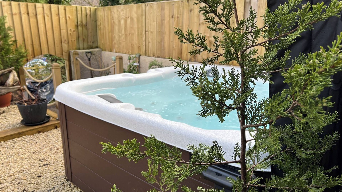 Abertillery House | Hot tub Retreat In The Valley's Of South Wales