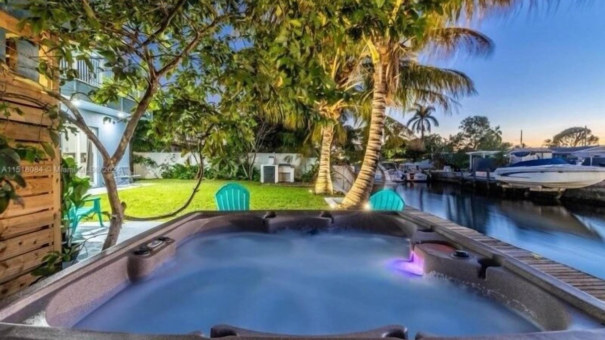 Fort Lauderdale House | Hot Tub! Roof Top w/Firepit and Water Front Views