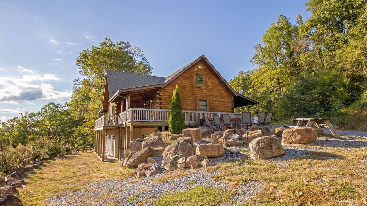 Elkton House | Hot Tub, Scenic Views, Pet Friendly!