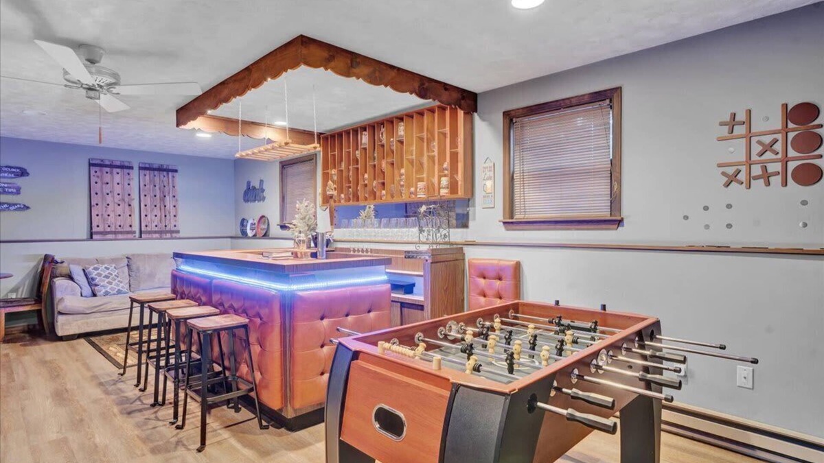 Lake Harmony House | Hot Tub, Sleeps 18, Firepit Bar & Gameroom