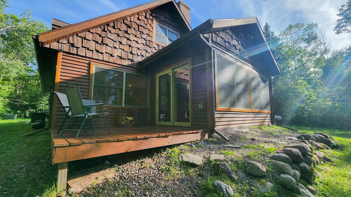 Ojibwa Cabin | Hot Tub, WIFI, 2 Kings-Peak Fall Color Now!