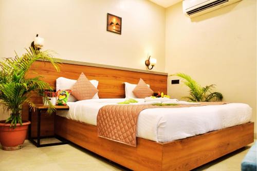 Chhatarpur Hotel | Hotel 7-B