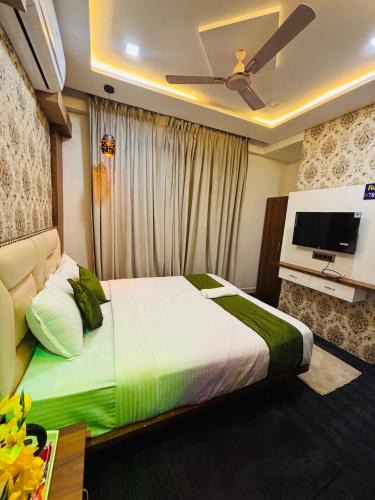 Narayangaon Hotel | Hotel Adhira's