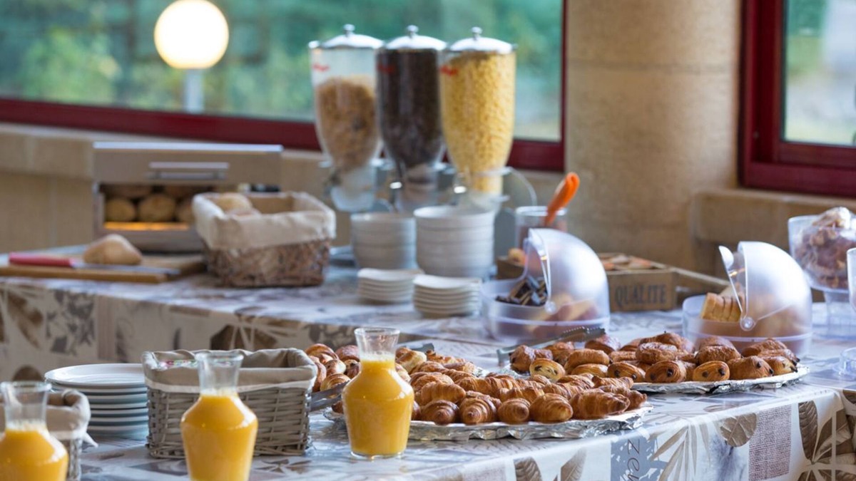 Cazeres-sur-l'Adour Hotel | Hotel Aireco