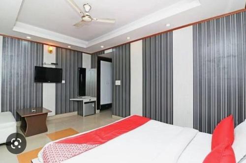 Faridabad Hotel | Hotel akash