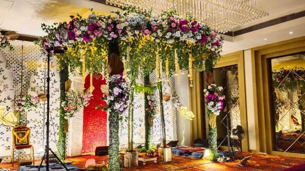 Rajnandgaon Hotel | Hotel Amora