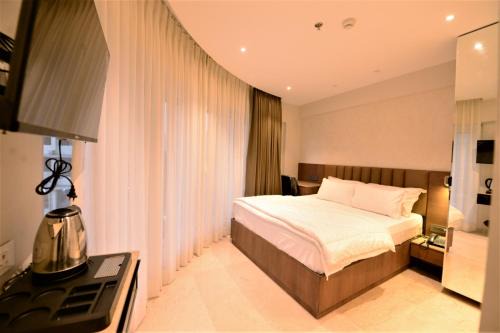 Girgaon Hotel | HOTEL ANUPAM RESIDENCY