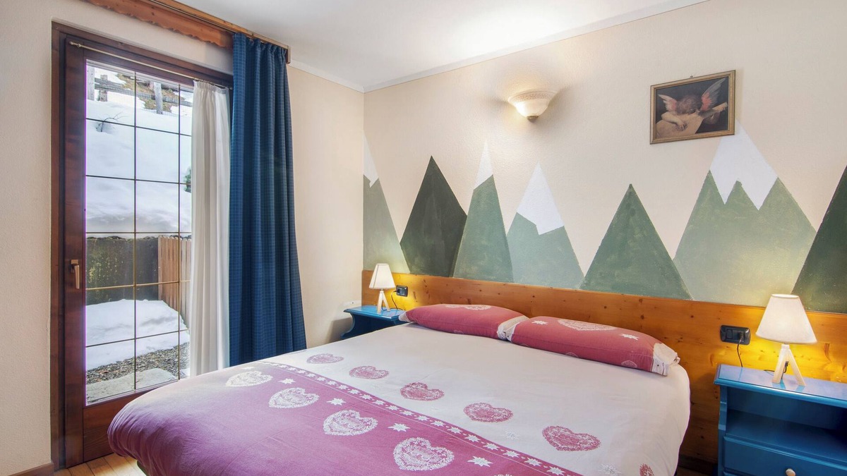 Campodolcino Apartment | Hotel Apartment "Residence Larice Bianco N3" with Mountain View, Shared Terrace & Wi-Fi