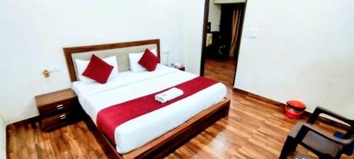 Safdarjung Enclave Hotel | Hotel B Stays Near AIIMS Hospital