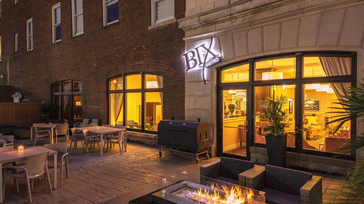 Downtown Hotel | Hotel Blackhawk, Autograph Collection