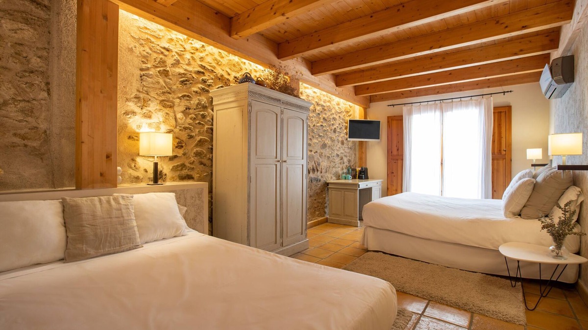 Palau-Saverdera Hotel | Hotel Boutique Niu Del Sol