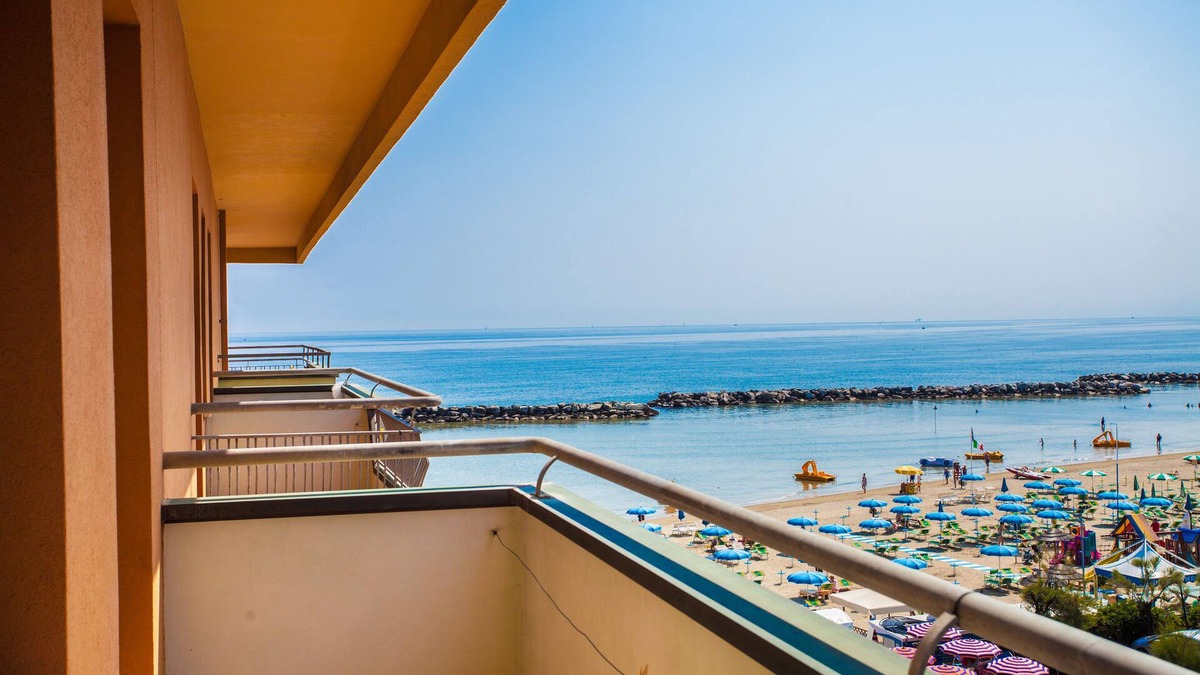 Cagnona Hotel | HOTEL COLA FRONTEMARE