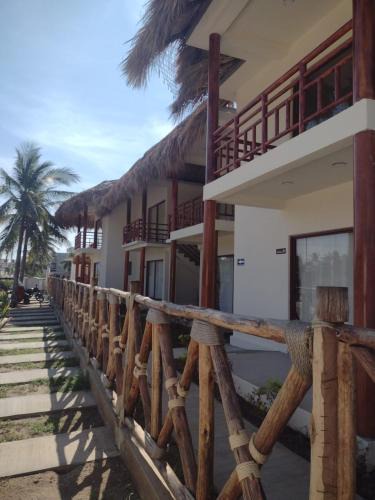Puerto Arista Hotel | Hotel Coral Bungalow