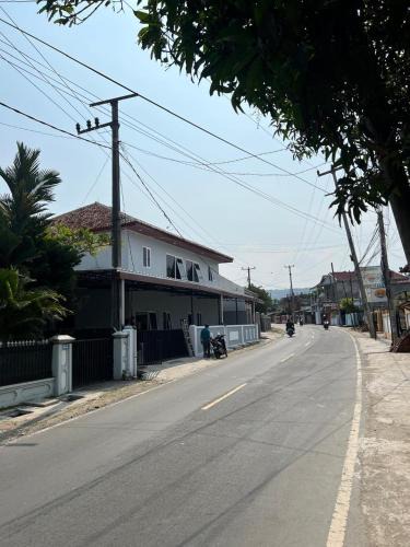 Cikakak Hotel | Hotel daundaun