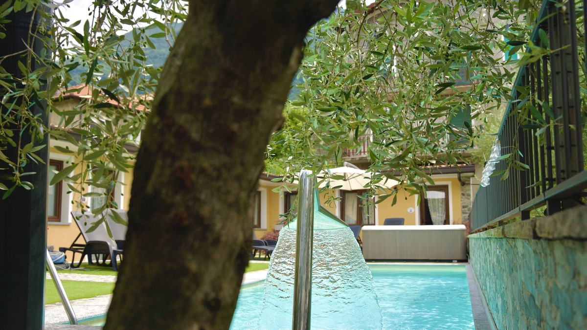 Vezio Hotel | Hotel Diffuso Il Portichetto sulla collina a Vezio Perledo