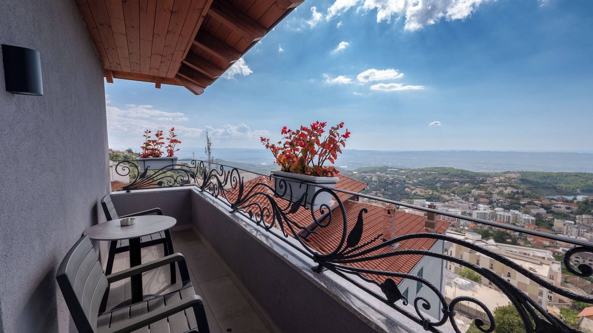 Kruje Hotel | Hotel Dior