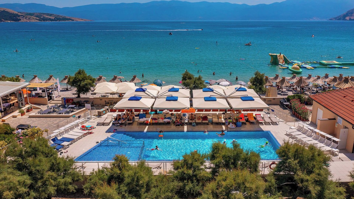 Baska Hotel | Hotel Dobrovit