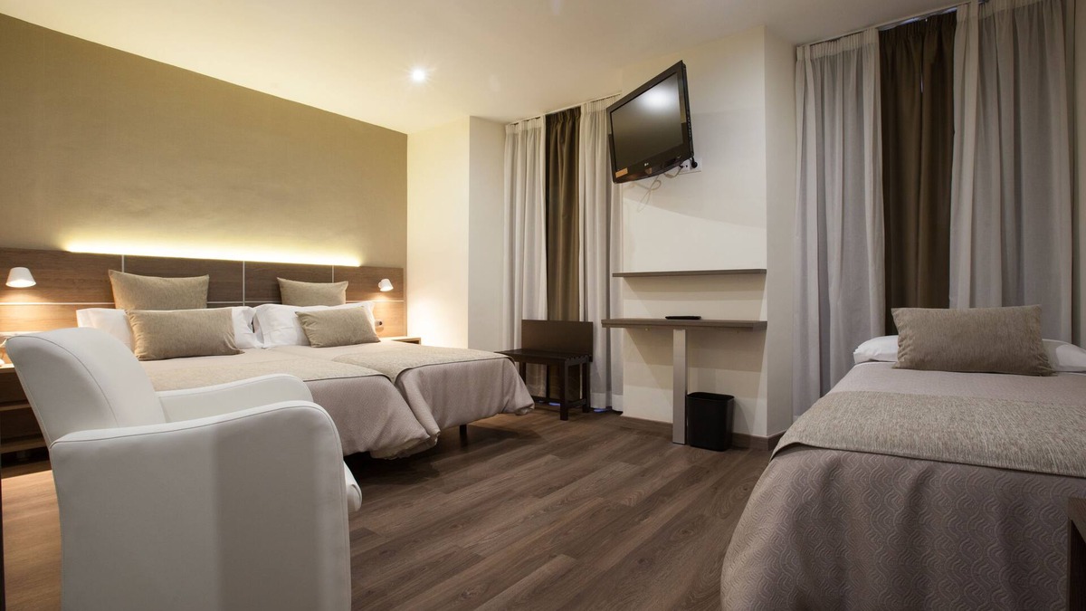 Explanada de la Estacion Hotel | Hotel Don Paco