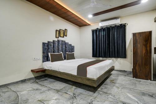 Dewas Hotel | Hotel DR Green