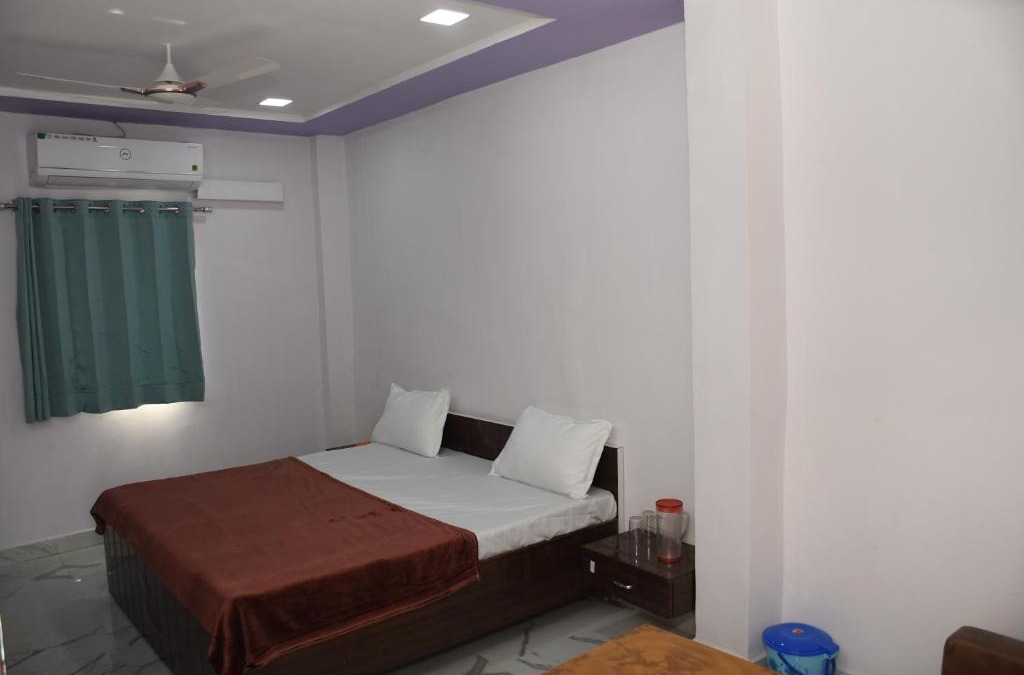 Bhat Hotel | Hotel Dwarkesh