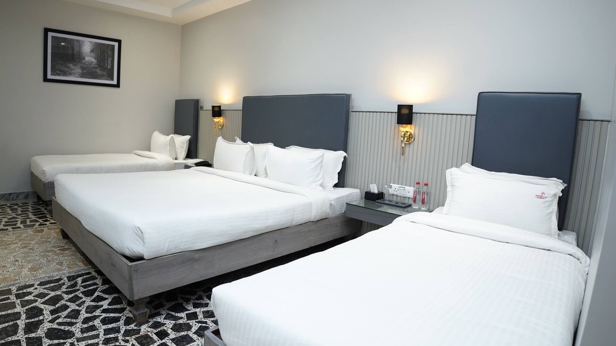 Itarsi Hotel | Hotel Express 11