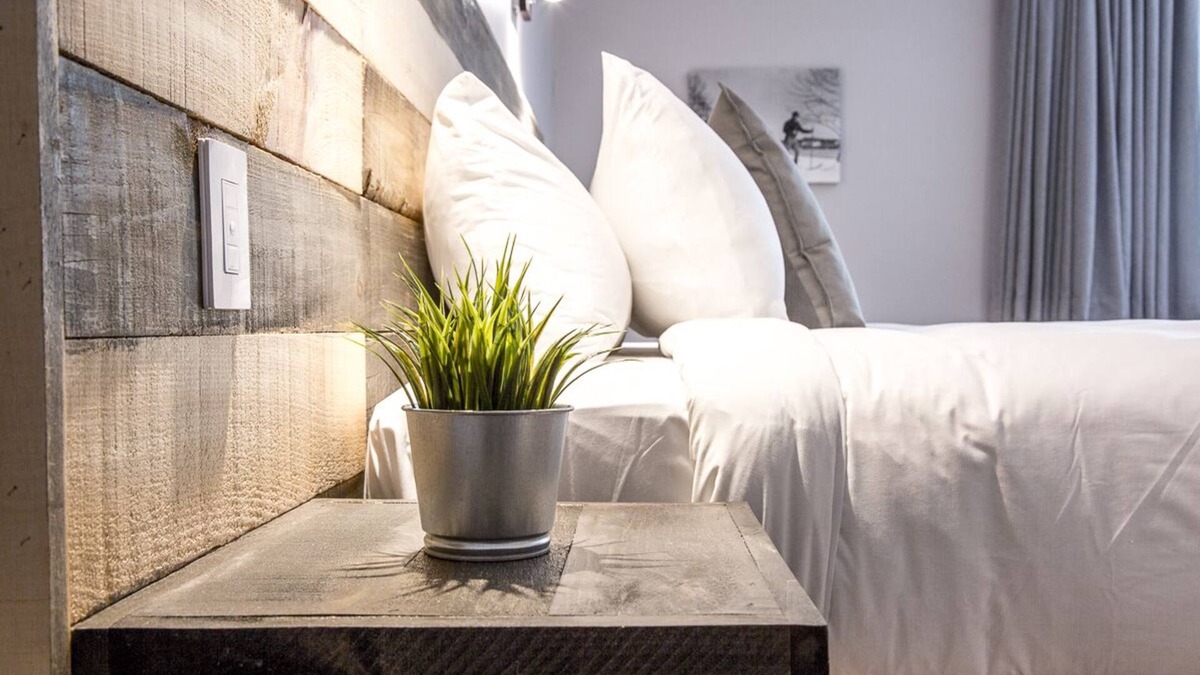 Val Morin Cabin | Hotel Far Hills
