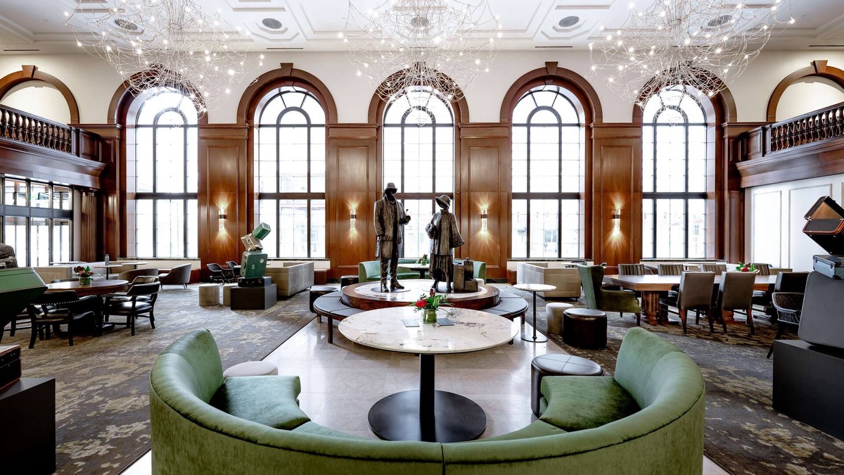 Downtown Des Moines Hotel | Hotel Fort Des Moines, Curio Collection by Hilton