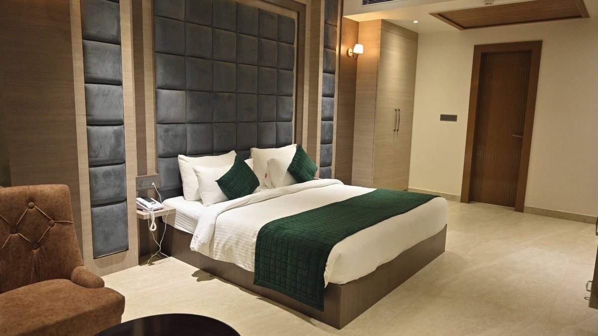 Aligarh Hotel | Hotel Gold In Leaf
