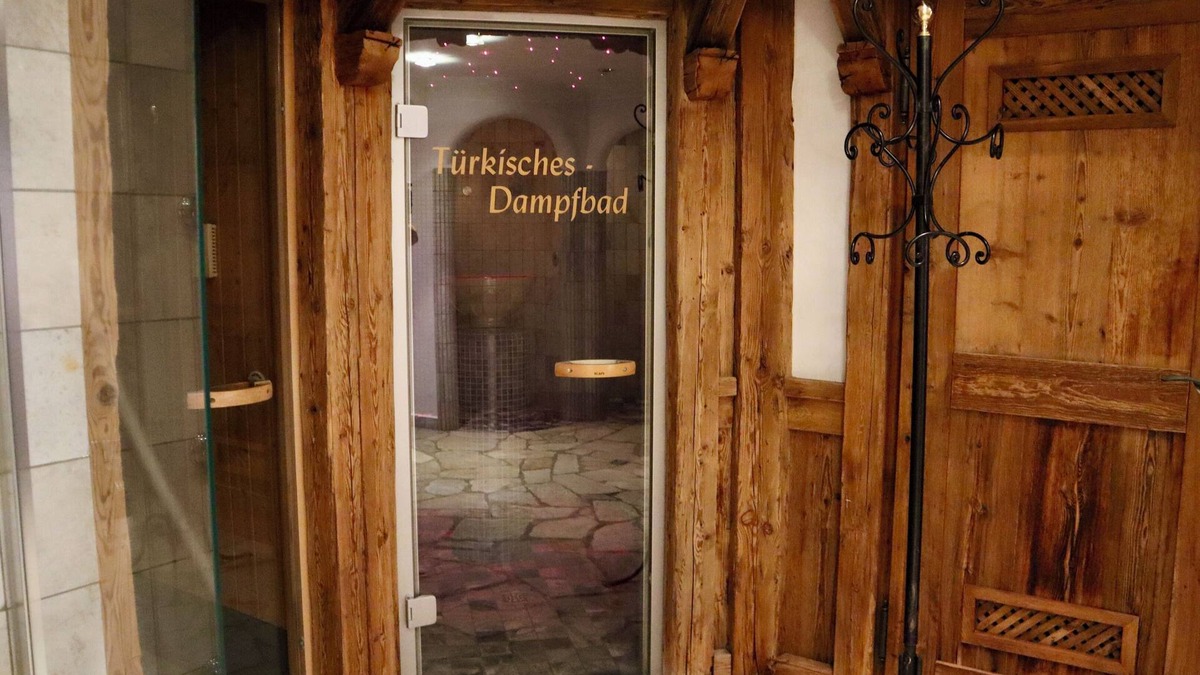 Monguelfo Hotel | Hotel Goldene Rose