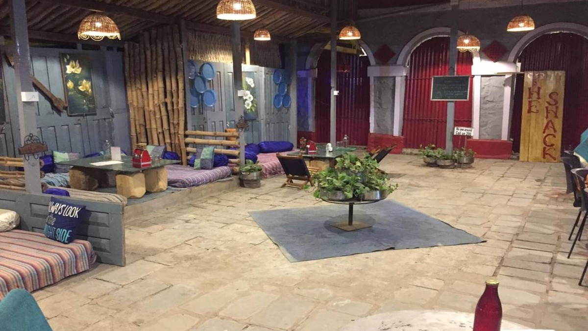 Khandwa Hotel | Hotel Grand Barrack