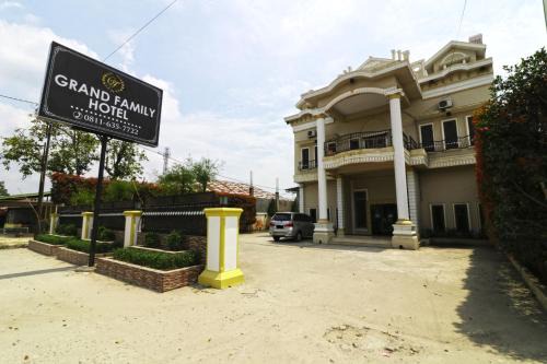 Perbaugan House | Hotel Grand Family