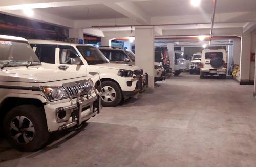 Jangipur Hotel | Hotel Hangout