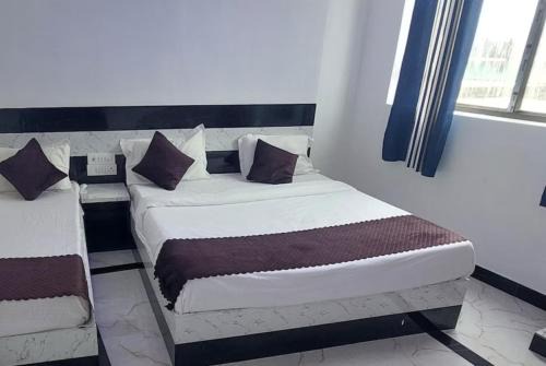 Ayodhya Hotel | Hotel Hanuman Ayodhya -Walking distance from Ram Mandir , , Fully-air-conditioned hotel with Free wifi-facility, Best Hotel Inn Ayodhya