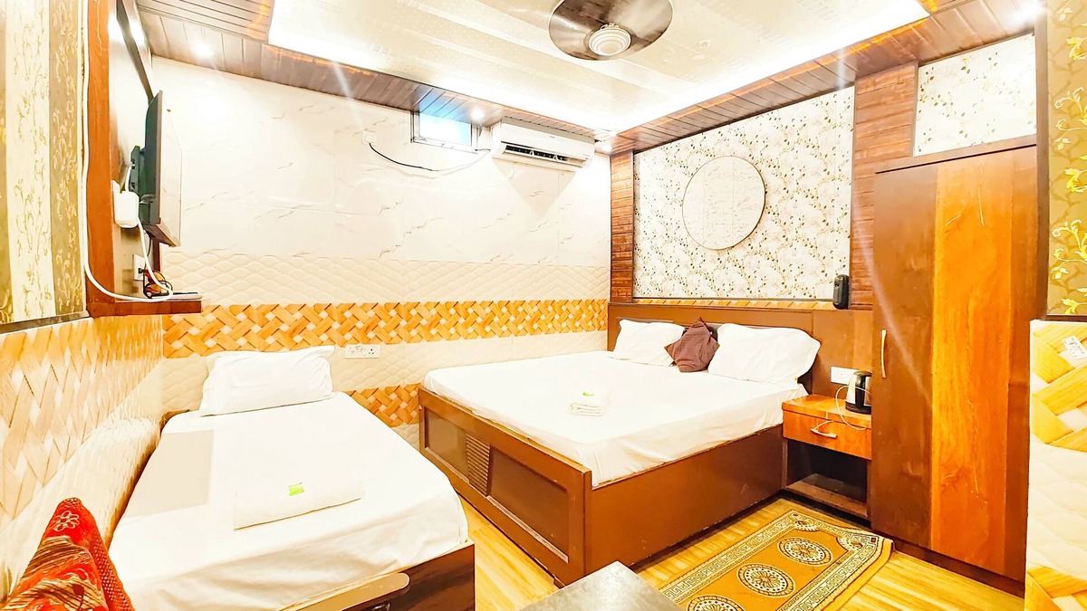 Ayodhya Hotel | Hotel Hanuman Palace Ayodhya