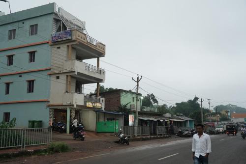 Daringbarhi Hotel | Hotel Hill Top