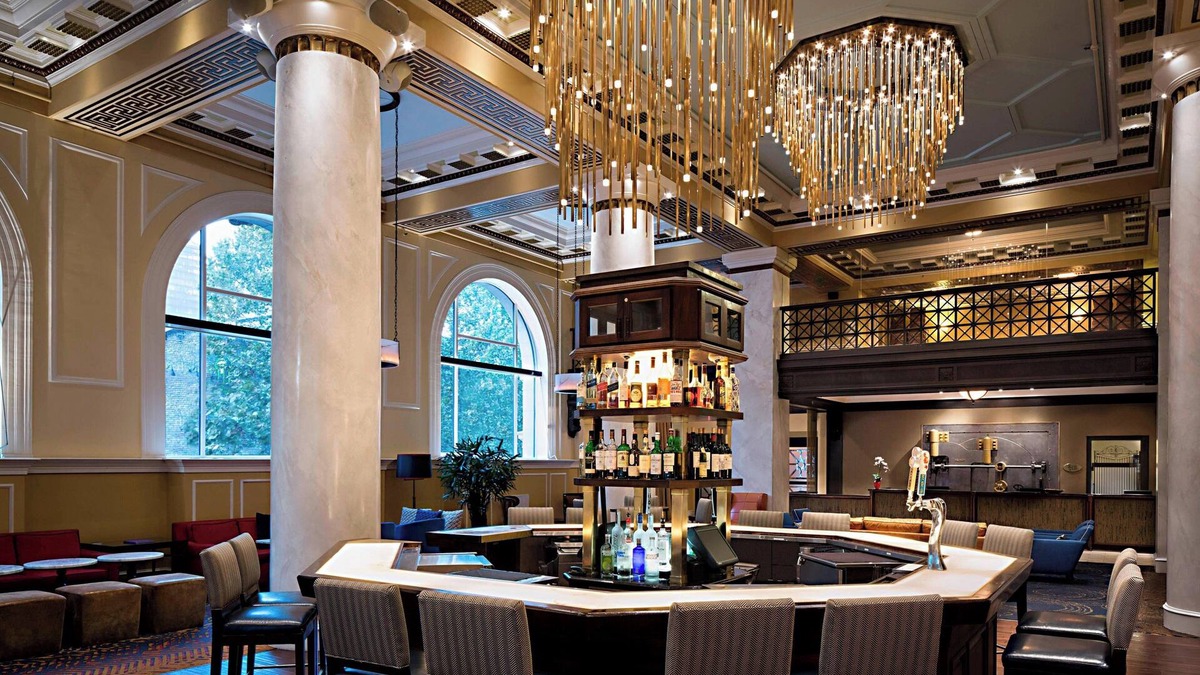 Downtown Houston Hotel | Hotel ICON Autograph Collection by Marriott
