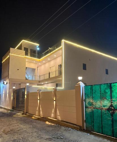 Mathura Hotel | Hotel Jaipur In, Jatipura Parikrama Marg Near Mukharvind Temple