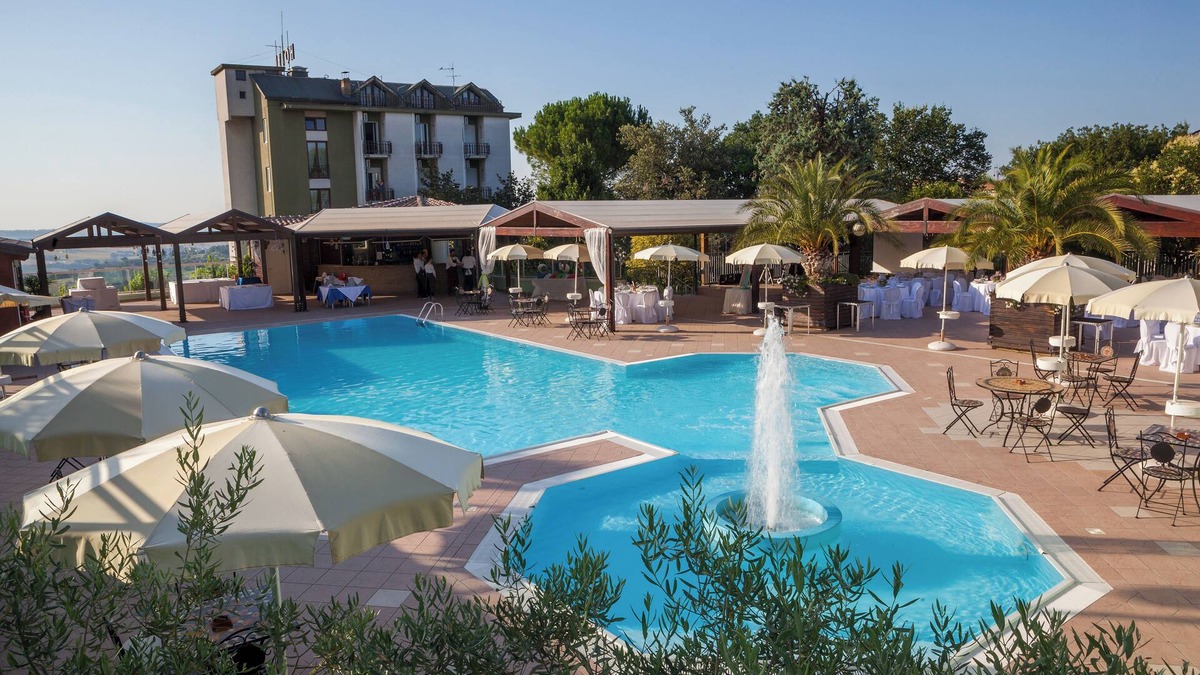 Ostra Hotel | Hotel La Cantinella