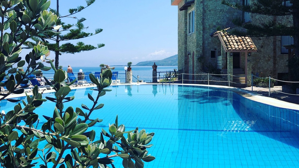 Santo Stefano di Camastra Hotel | Hotel La Playa Blanca