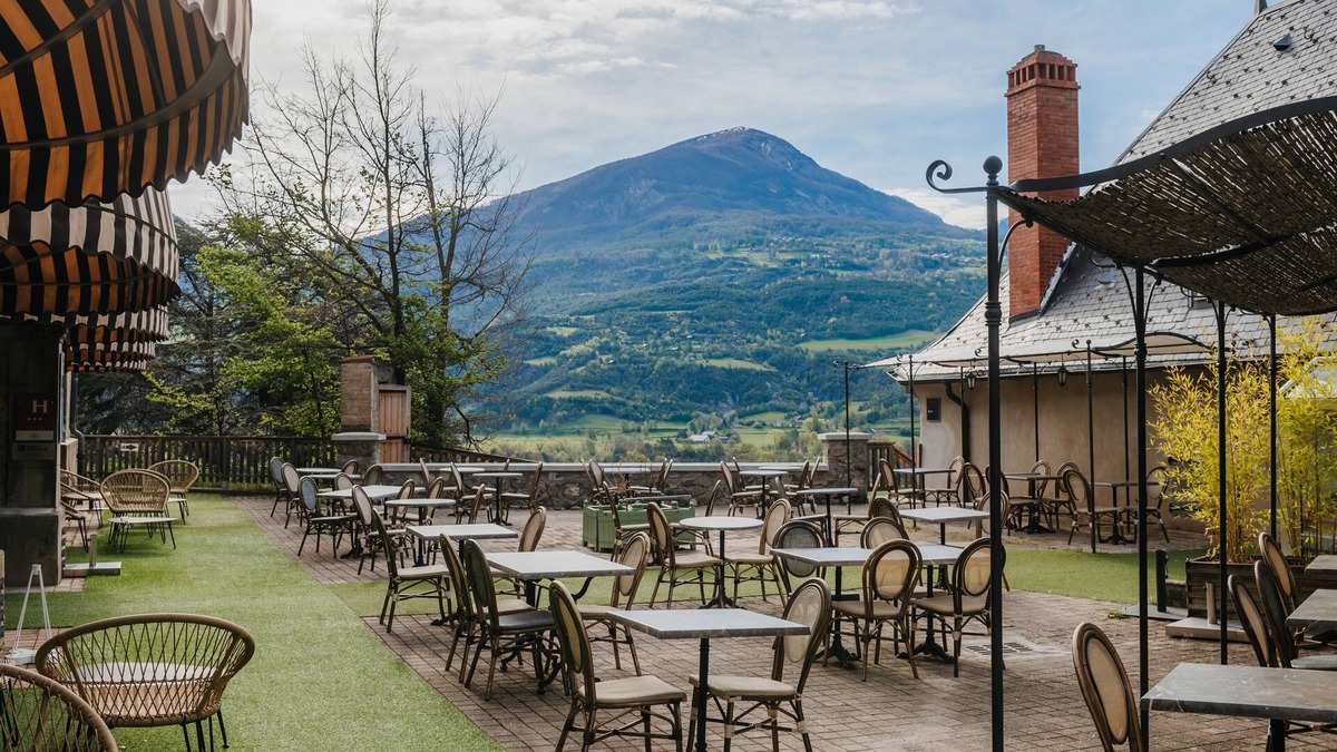 Embrun Hotel | Hotel la Robeyere, BW Signature Collection