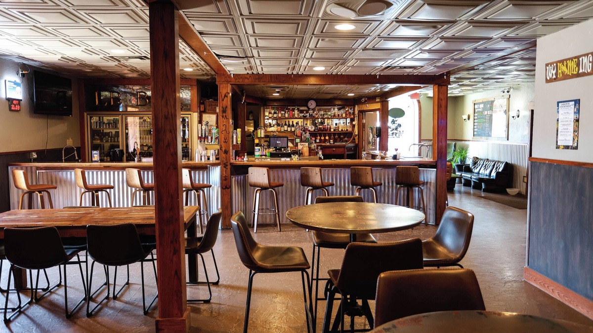 Douglas Hotel | Hotel LaBonte