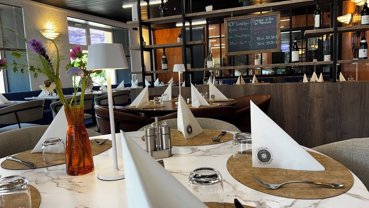 Eygliers Hotel | Hotel Lacour