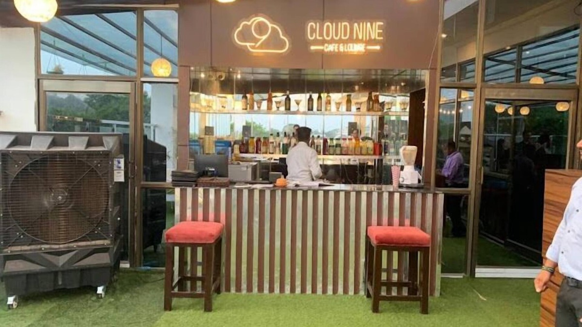 Chhatarpur Hotel | Hotel Lakeview